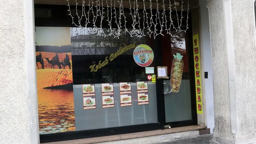 ZAGO AG.FOTOFILM TREVISO CHIUSURA KEBAB IN RIVIERA MARGHERITA