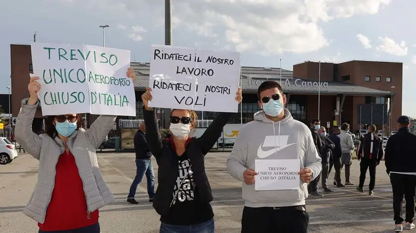zago agenzia foto film treviso assemblea sindacale dipendenti aeroporto canova
