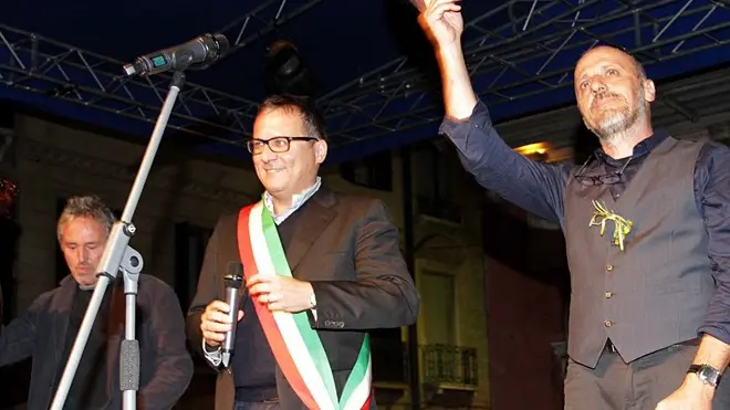 AGOSTINI TREVISO ''SCUSATE IL RITARDI'' MARCO PAOLINI IN PIAZZA DEI SIGNORI