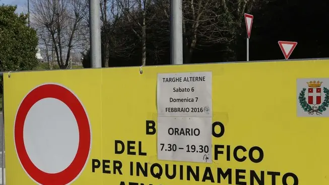 Zago agenzia foto film Treviso transenne blocco traffico targhe alterme a san lazzaro