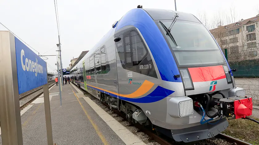 Allegranzi Conegliano presentazione nuovo treno Swing dedicato ai pendolari