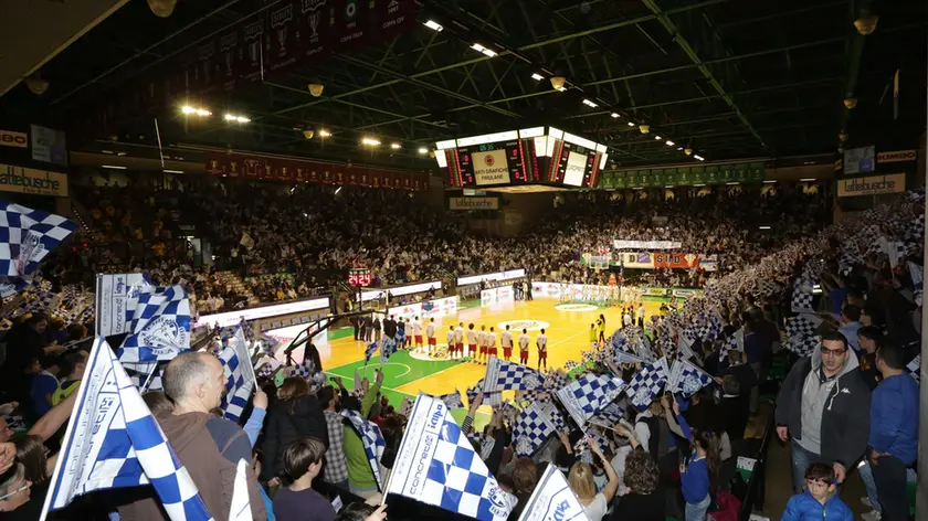 Il pienone al Palaverde per il match di basket De' Longhi-Ravenna: 5.269 spettatori