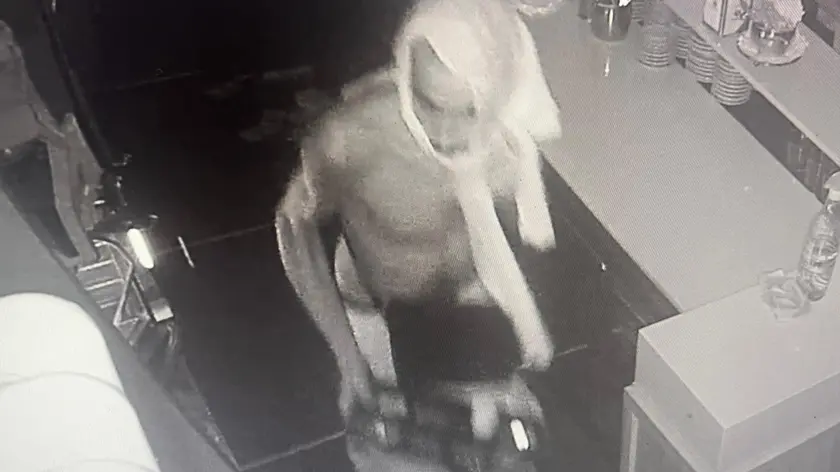 Il ladro ripreso dalle telecamere di Nascimben a Treviso