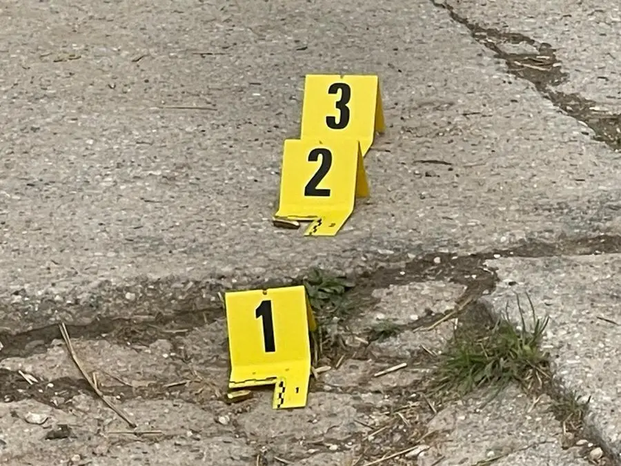 Bossoli trovati sull'aia (Foto Film)