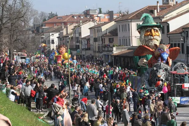 Agostini Treviso sfilata carri 2014 i