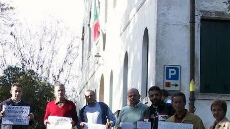 Le invio i files delle foto di oggi. Distinti saluti, Angelo Zanin PER LAURA GRASSI COLLE U.