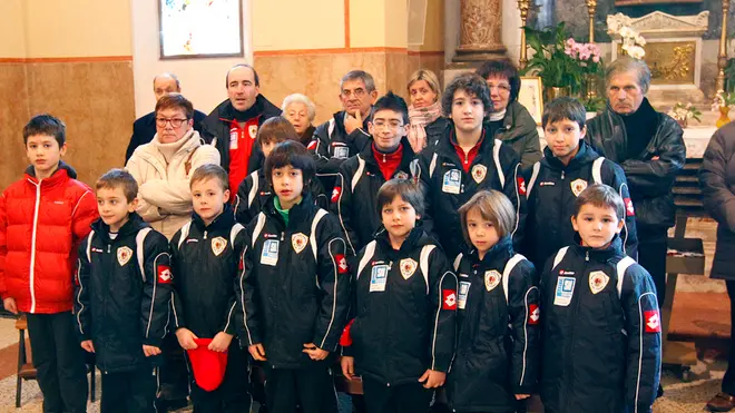 Borghesi Biadene funerale di Franco Nandi bambini calcio Guarda