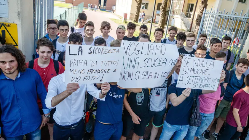 Allegranzi Conegliano Protesta all'itis l'ultimo giorno di scuola