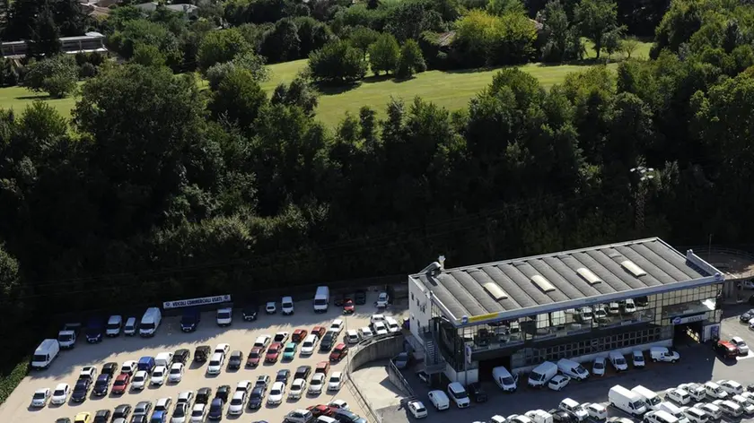 L'attuale sede della concessionaria Rugolo a Montebelluna