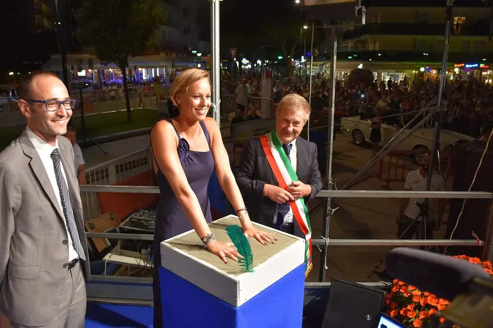 VATRELLA - DINO TOMMASELLA - JESOLO LIDO - CALCO DELLE MANI E FIRMA DI FEDERICA PELLEGRINI