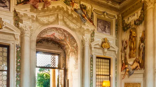 Villa Emo / Architetto Andrea Palladio / Il Salone / Affreschi di Battista Zelotti / Andrea Palladio Architect / The Large Hall / Frescoes by Battista Zelotti