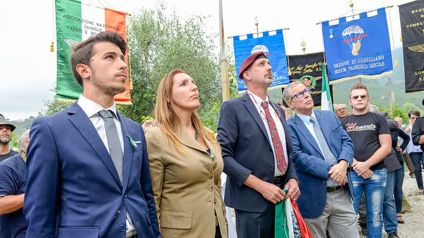 Allegranzi Cassol messa in memoria dei caduti, da sx Ass.Tommaso Razzolini, Ass.reg. Elena Donazzan, Pres. Parà Ivan Bolzonello e lo storico Antonio Serena