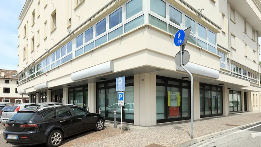 Agostini Montebelluna ex sede filiale banca Intesa in via Roma