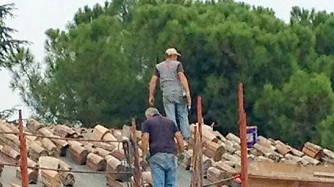 Borghesi Montebelluna lavori sul tetto della Barchessa