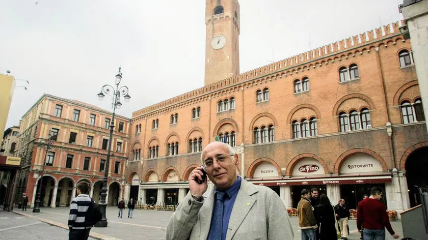 TREVISO 20/4/2004 GIORGIO BANDERALE CAPO GABINETTO COMUNE DI TV giorgio banderali