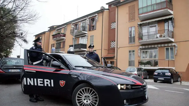 BARON - CARABINIERI IN VIA EULERO BARON - CARABINIERI IN VIA EULERO
