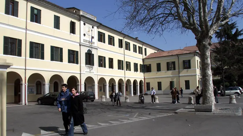 TREVISO 13/2/2003 CLASSE IST. ASTORI MOGLIANO COINVOLTA INCIDENTE AUTOSTRADA A4 classe istituto astori moglaino coinvolta incidente a 4
