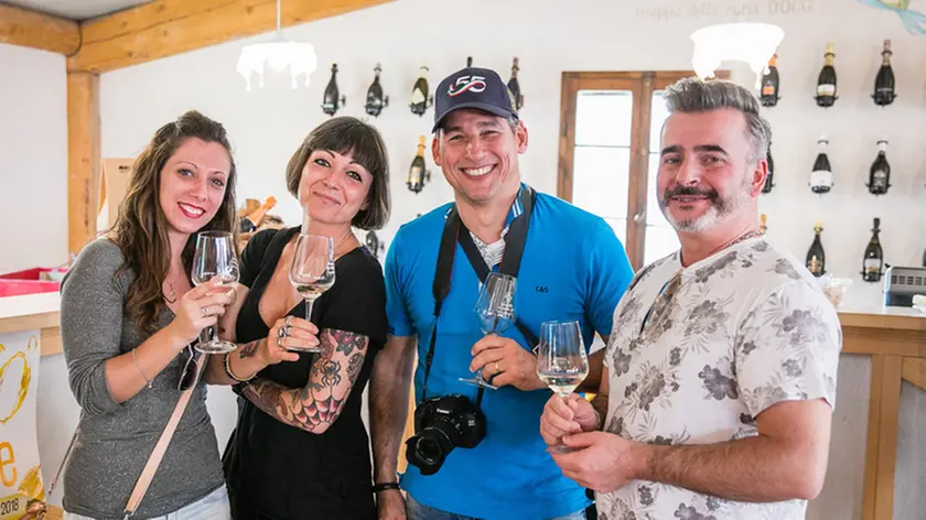 Brindisi alla Mostra del Vino di Miane
