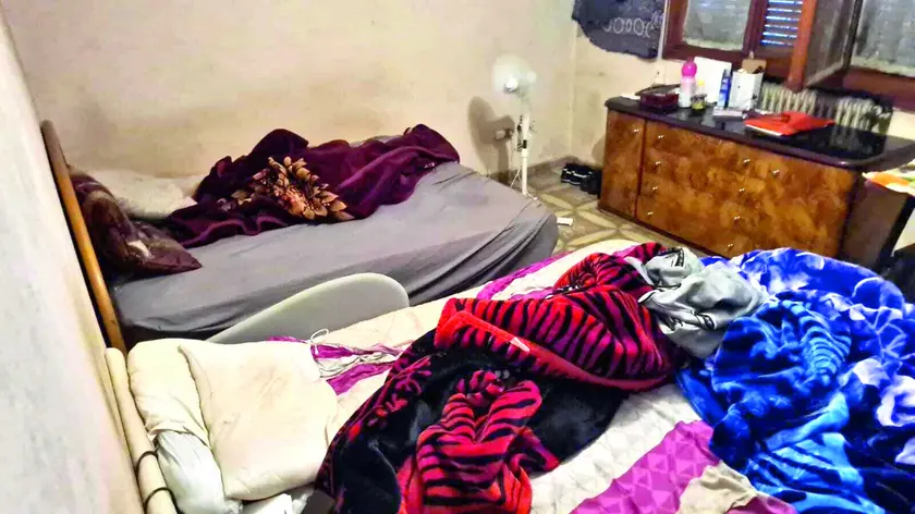 La foto scattata all’interno della casa abbandonata in via Fornase