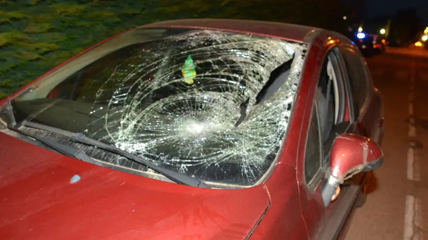 L'auto che ha travolto il giovane in monopattino a Giavera del Montello