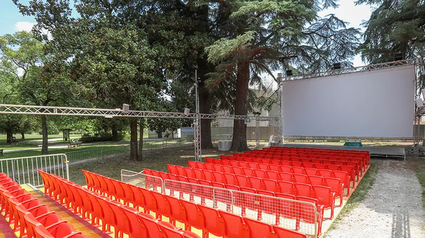 Ferrazza Montebelluna parco Manin allestimento cinema all'aperto