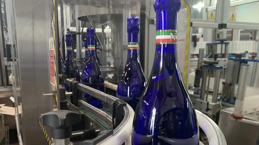 La bottiglia di Prosecco con lo scudetto del Napoli