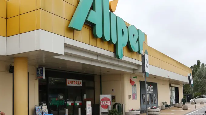 FILIPPI AG.FOTOFILM CASALE SUL SILE SEQUESTRO DUE DONNE DI FRONTE AL CENTRO COMMERCIALE CARREFOUR, E POI RILASCIATE ALL'ALIPER