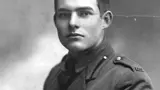 Il giovane Ernest Hemingway in uniforme, 1918