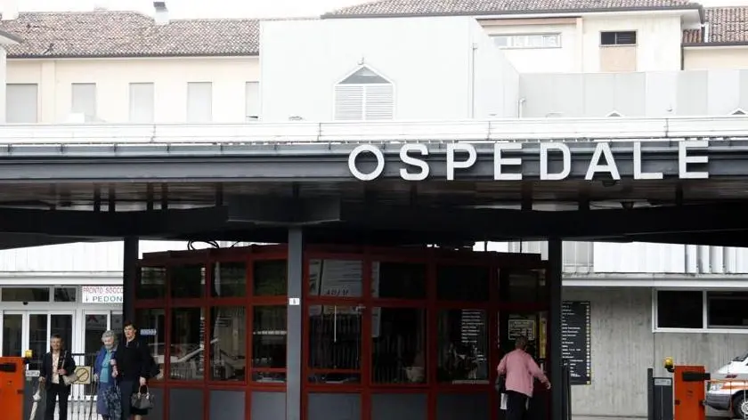 CONEGLIANO TV 20060915 ENTRATA PRONTO SOCCORSO OSPEDALE DI CONEGLIANO (AFC/AFC ) L'ospedale di Conegliano, dove e' morto il quindicenne di Pieve di Soligo