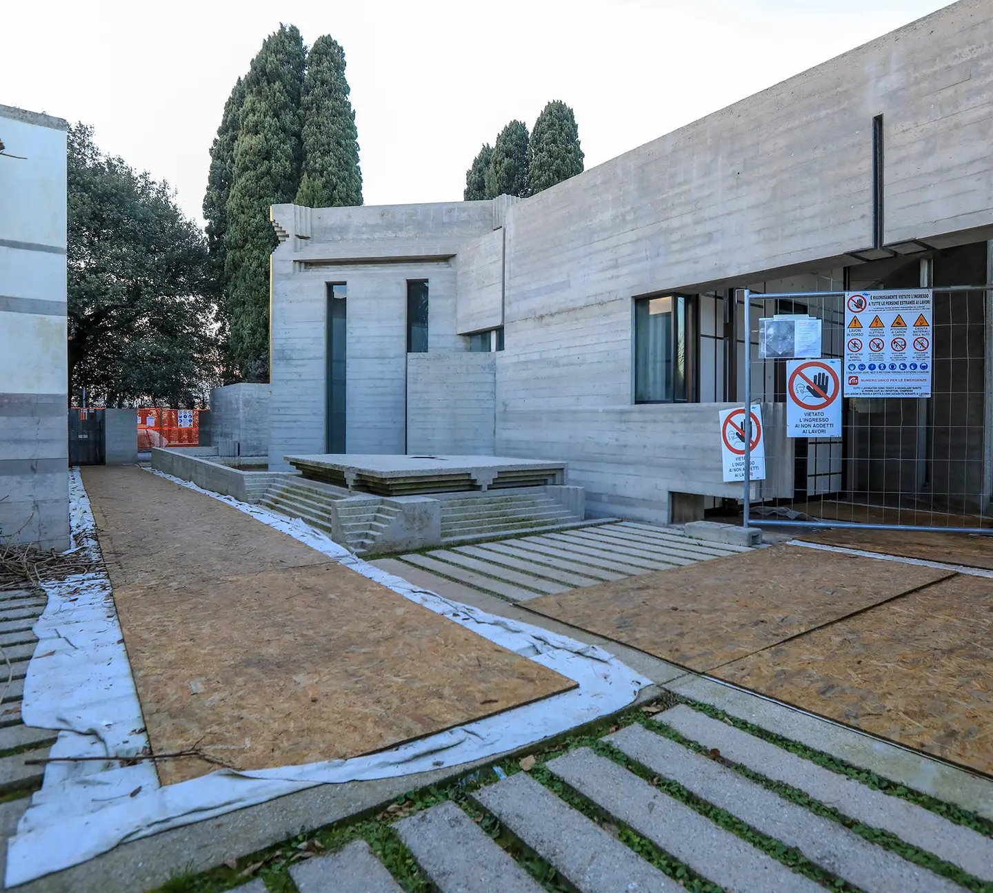 Poloni San Vito Di Altivole cantiere tomba Brion