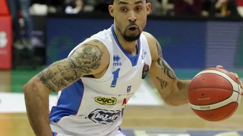 guerretta agenzia foto film villorba treviso basket - cremona in foto logan