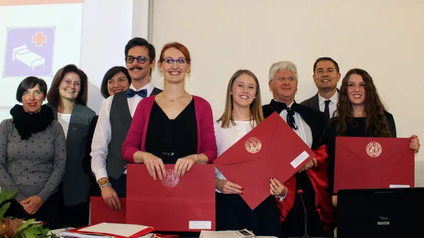 Un gruppo di neolaureati alla cerimonia di Conegliano