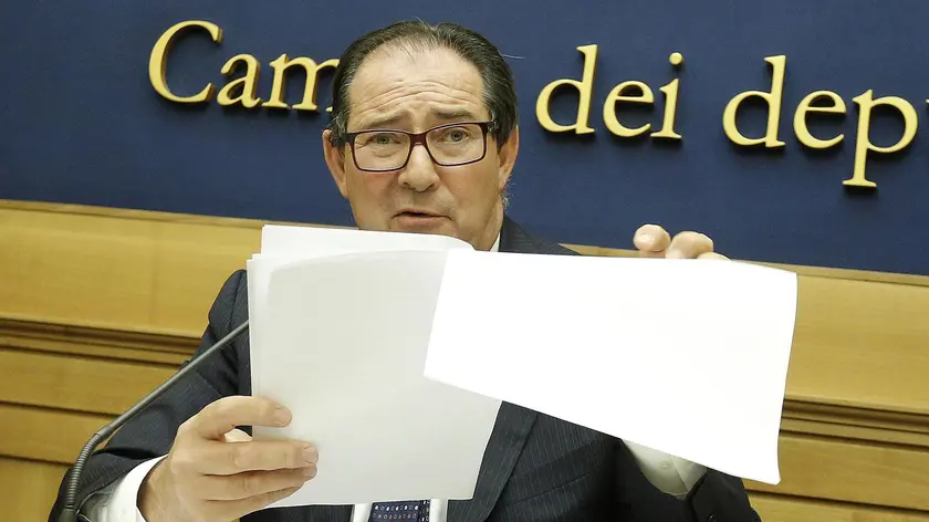 Giancarlo Galan alla Camera durante la conferenza stampa sulla sua memoria difensiva, Roma 23 giugno 2014. ANSA/GIUSEPPE LAMI