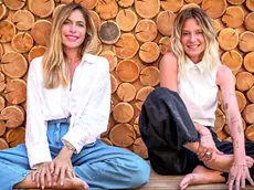 Eleonora Pedron, 42 anni, eletta Miss Italia nel 2002, con l’amica Evelyne