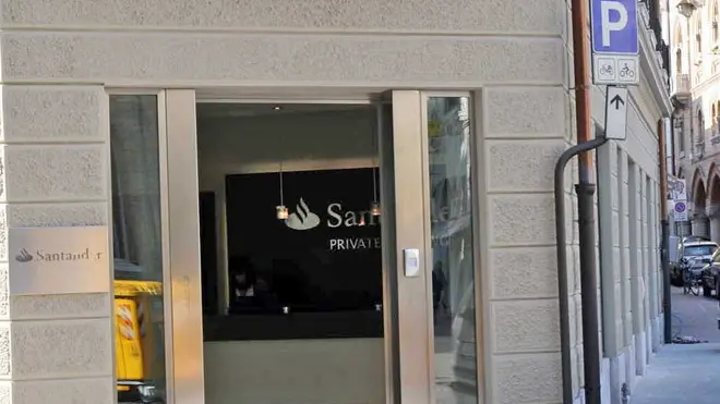 FERRAZZA TREVISO SANTANDER PRIVATE BANKING IN PIAZZA SAN VITO AGENZIA FOTOGRAFICA FOTOFILM