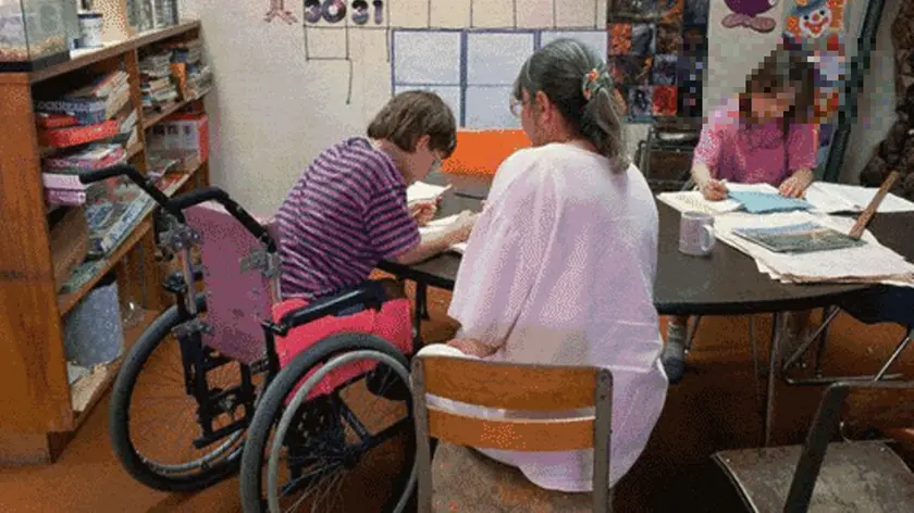Un'insegnante di sostegno