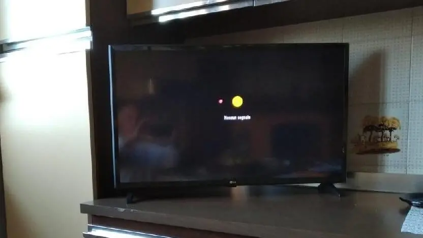 Un televisore senza più il segnale Rai