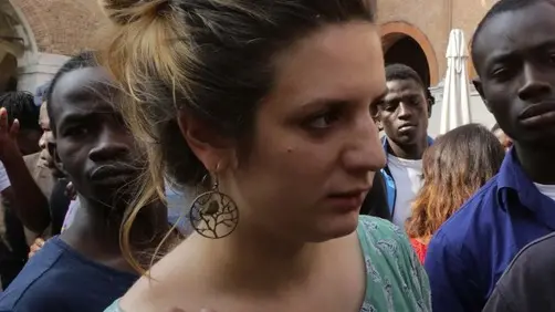 Zago agenzia foto film Treviso protesta profughi davanti prefettura