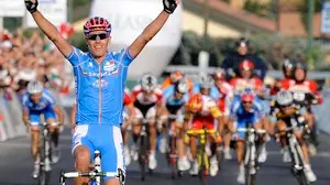 20080928 - VARESE- SPO- CICLISMO: MONDIALI; BALLAN, E' SUCCESSO QUALCOSA DI SPECIALE. Il ciclista italiano Alessandro Ballan esulta sul traguardo di Varese. DANIEL DAL ZENNARO/ANSA /DC