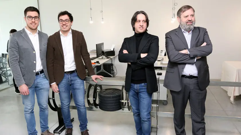 ZAGO AG.FOTOFILM SPRESIANO PRESENTAZIONE PROTOTIPO DITTA -IRONLEV-MAGNETIC LEVITATION, IN FOTO GLI IDEATORI DEL PROGETTO E STAFF