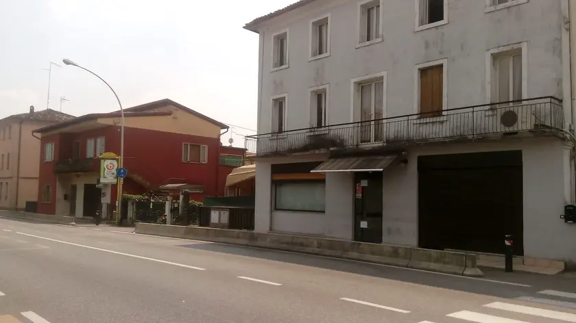 Il bar abusivo sequestrato in via Manin a Conegliano