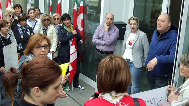 Guerretta Susegana presidio Cgil nello studio Vettoretti