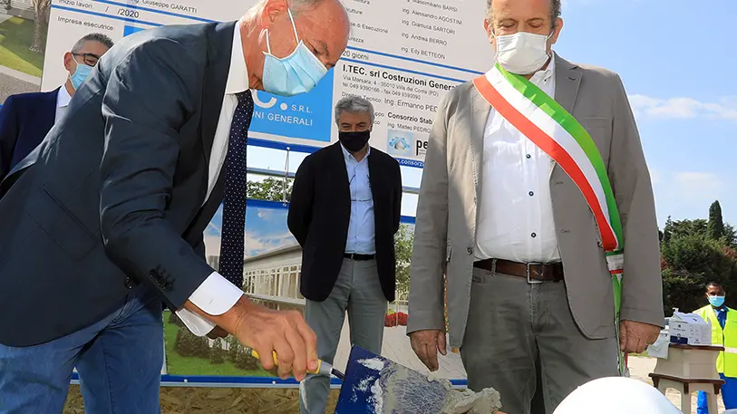 Agostini Montebelluna cerimonia posa prima pietra casa di riposo Umberto I