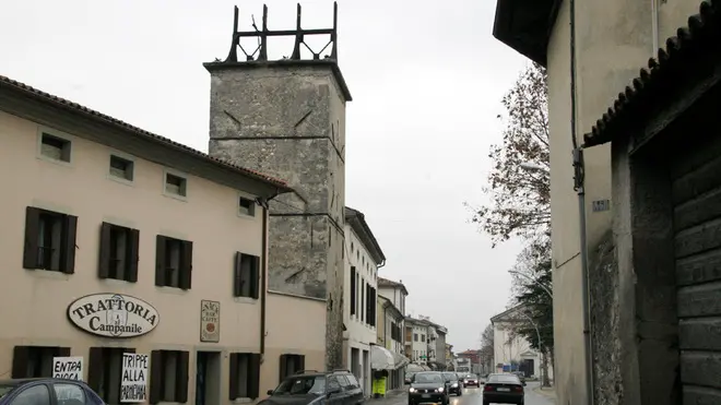 DEMARCHI SAN GIACOMO DI VEGLIA VITTORIO VENETO TORRE CAMPANARIA fotocronaca - conegliano arresti carabinieri castelfranco commerciante dorme in negozio