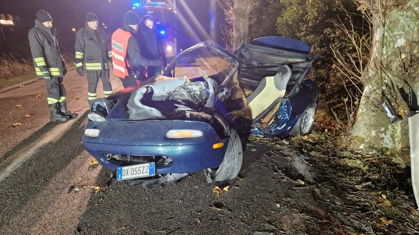 L'auto del giovane che ha perso la vita a Maser