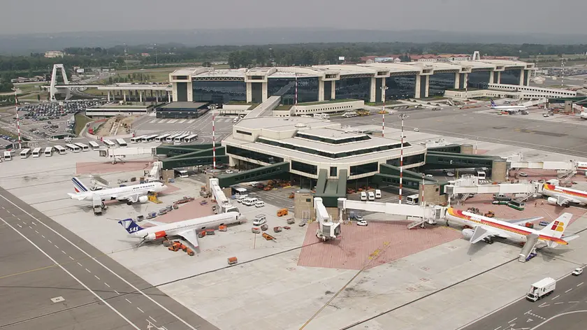 20090112 - ROMA - FIN - ALITALIA: OGGI CDA PER ALLEANZA CON AIR FRANCE, DOMANI DECOLLO. Una veduta dell'aeroporto Malpensa di Milano, in una immagine del 31 marzo 2008. ANSA/DRN