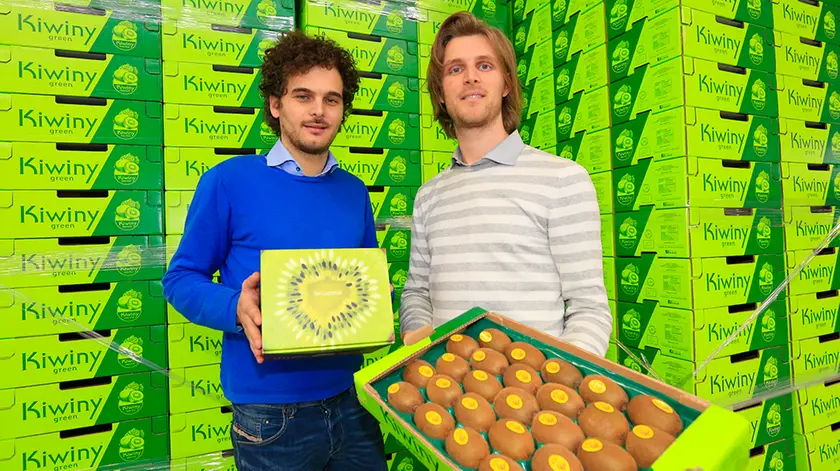 I fratelli Breitenberger con i kiwi "doc" da Giavera