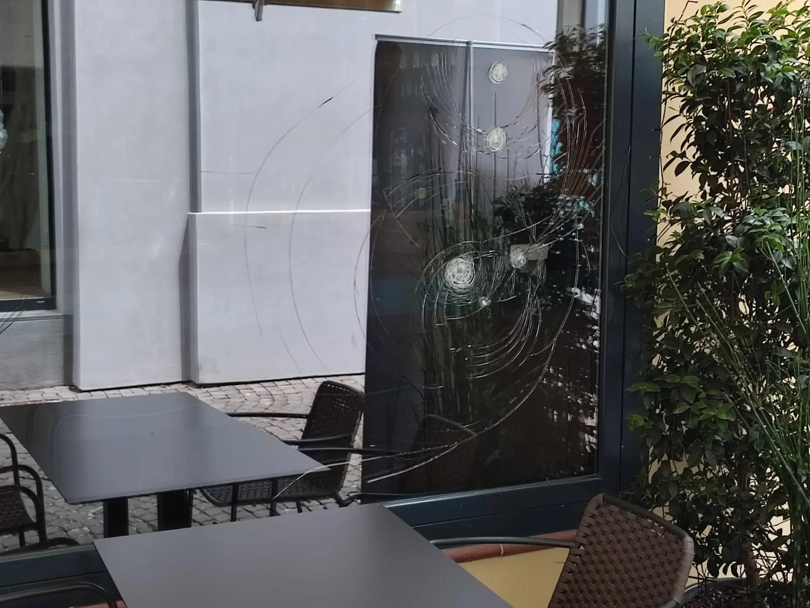 La spaccata al ristorante I Droghieri in vicolo Rialto