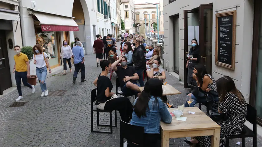 PASSERINI . AG.FOTOFILM . TREVISO . FASE 2 CORONAVIRUS LOCALI IN CITTA'