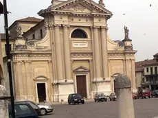 VITTORIO VENETO PIAZZA CATTEDRALE CENEDA CON ERBA